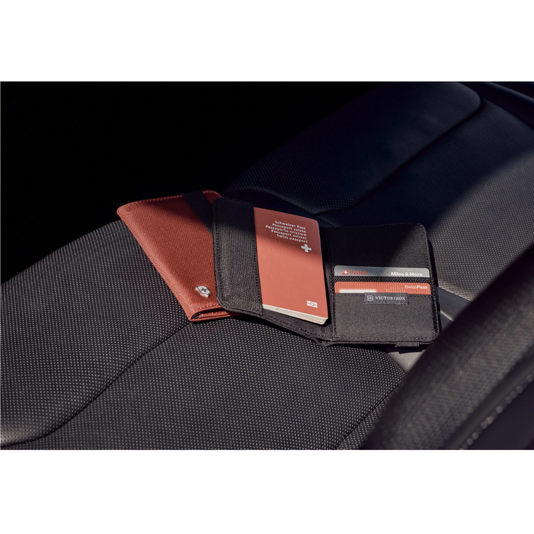 VICTORINOX PORTA PASAPORTE CON PROTECCION RFID, NEGRO