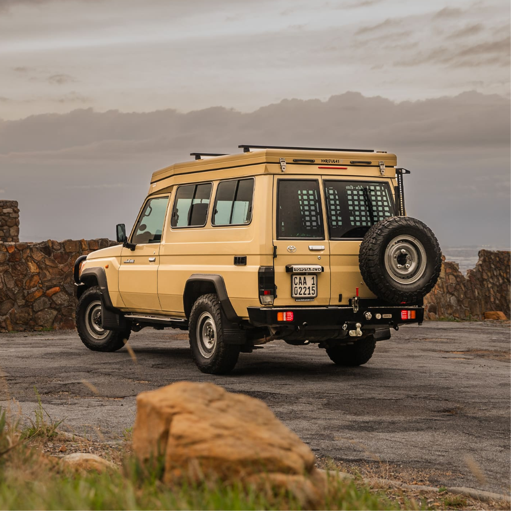 ALUCAB CARPA DE TECHO CON KIT DE CONVERSIÓN PARA LAND CRUISER 78 BEIGE